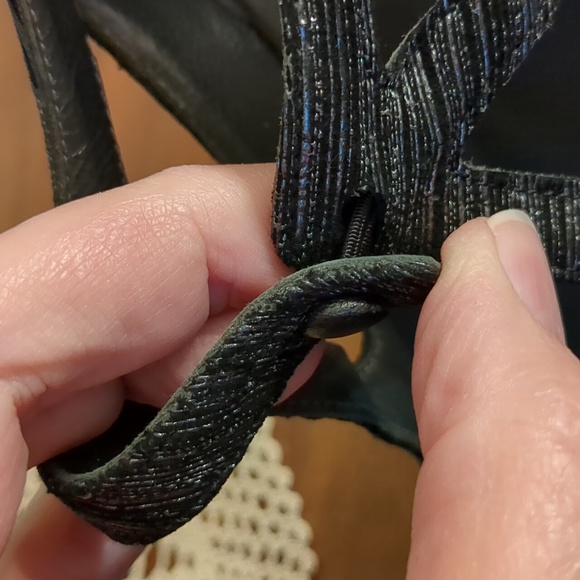 Stuart Weitzman Shimmer Thread Heel Sz. 9 - Picture 10 of 10